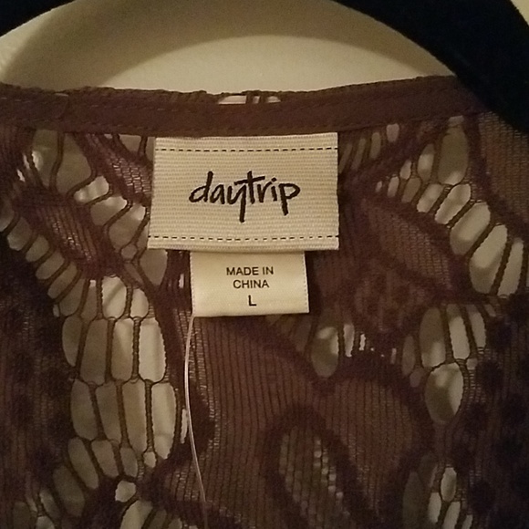 Lace duster - Picture 2 of 3